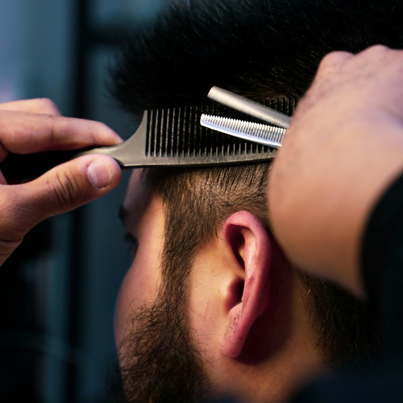 Thinning shears and comb